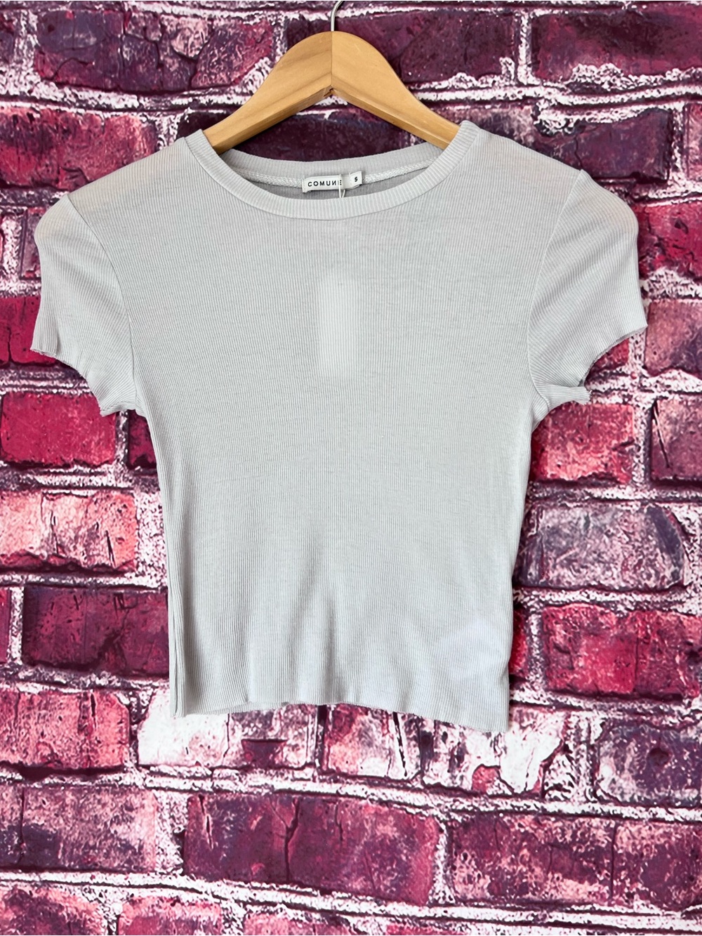 COMUNE Pemberton Ribbed Short Sleeve Crop Top Moonshine Gray